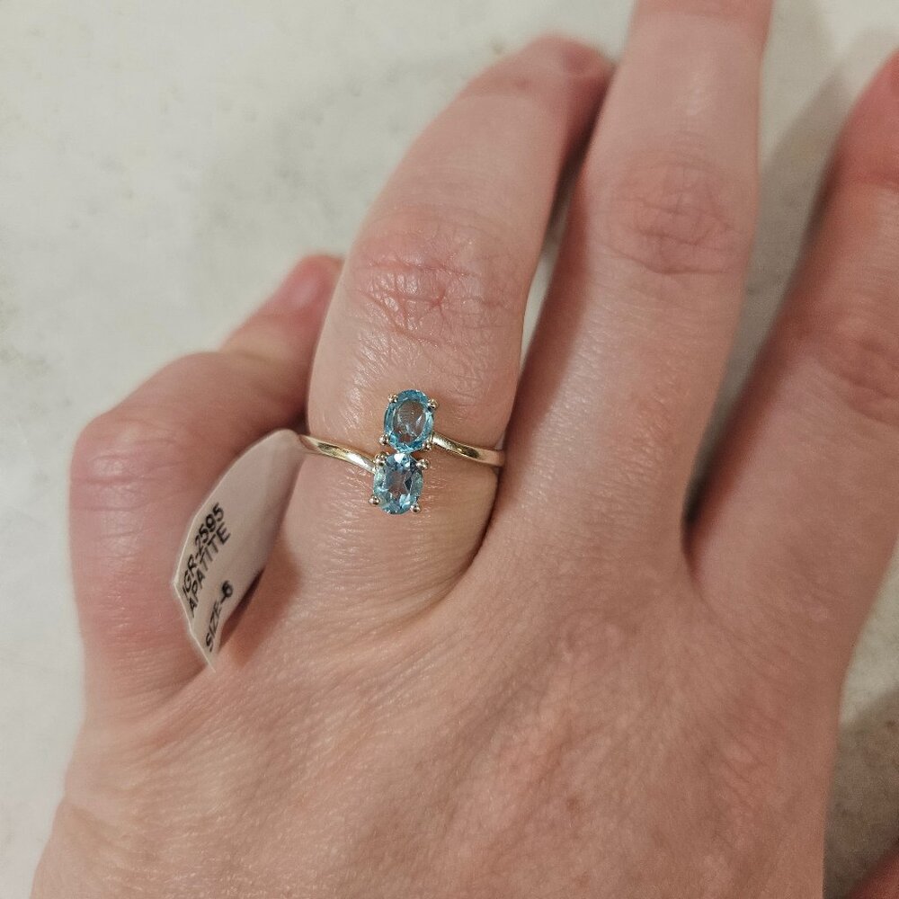 Natural paraiba apatite ring